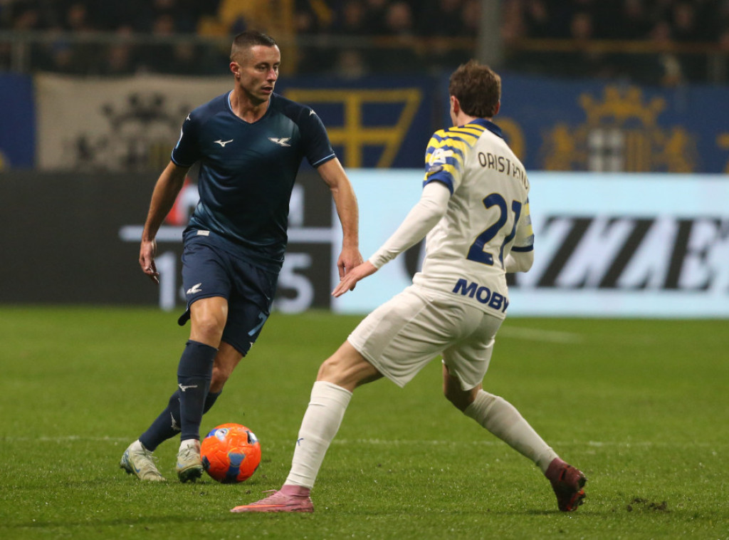 Fudbaleri Lacija sa dva igrača manje pobedili Parmu u Seriji A