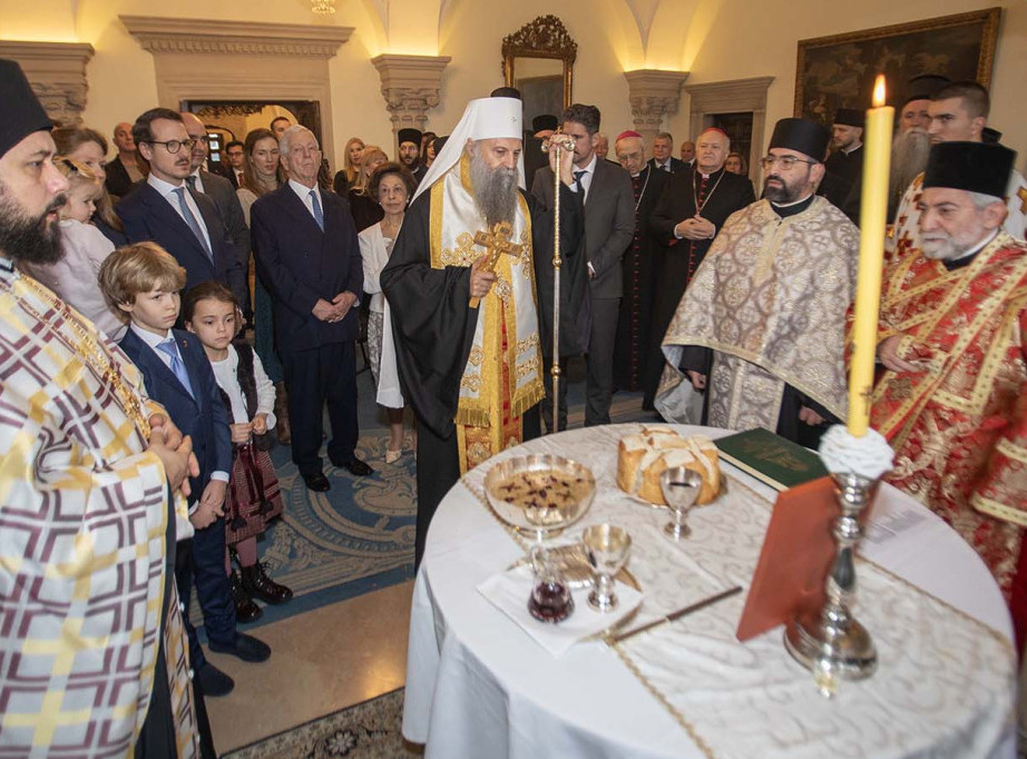 Patrijarh Porfirije služio liturgiju povodom krsne slave Kraljevskog doma Karađorđevića