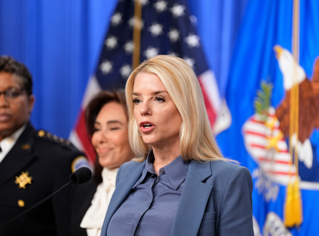 Pem Bondi: Uhapšeni osumnjičeni za planiranje bombaških napada u Kaliforniji