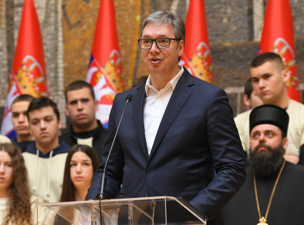 Vučić sa decom iz Vukovara: Koreni su najvažniji oslonac svakog čoveka