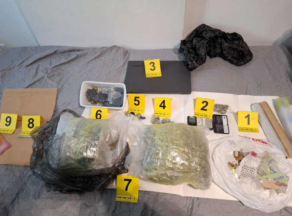 U Beogradu uhapšene dve osobe kod kojih je pronađeno oko tri kilograma marihuane