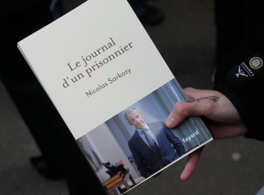Sarkozijeva knjiga prodata u skoro 100.000 primeraka za manje od nedelju dana