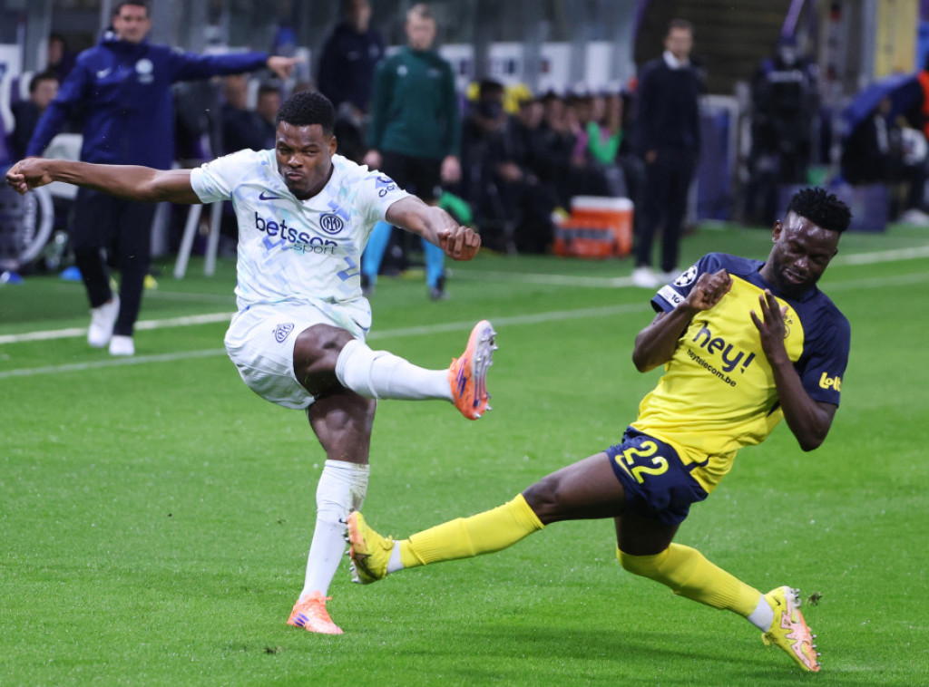 Fudbaler Intera Denzel Damfris zbog povrede neće igrati nekoliko nedelja