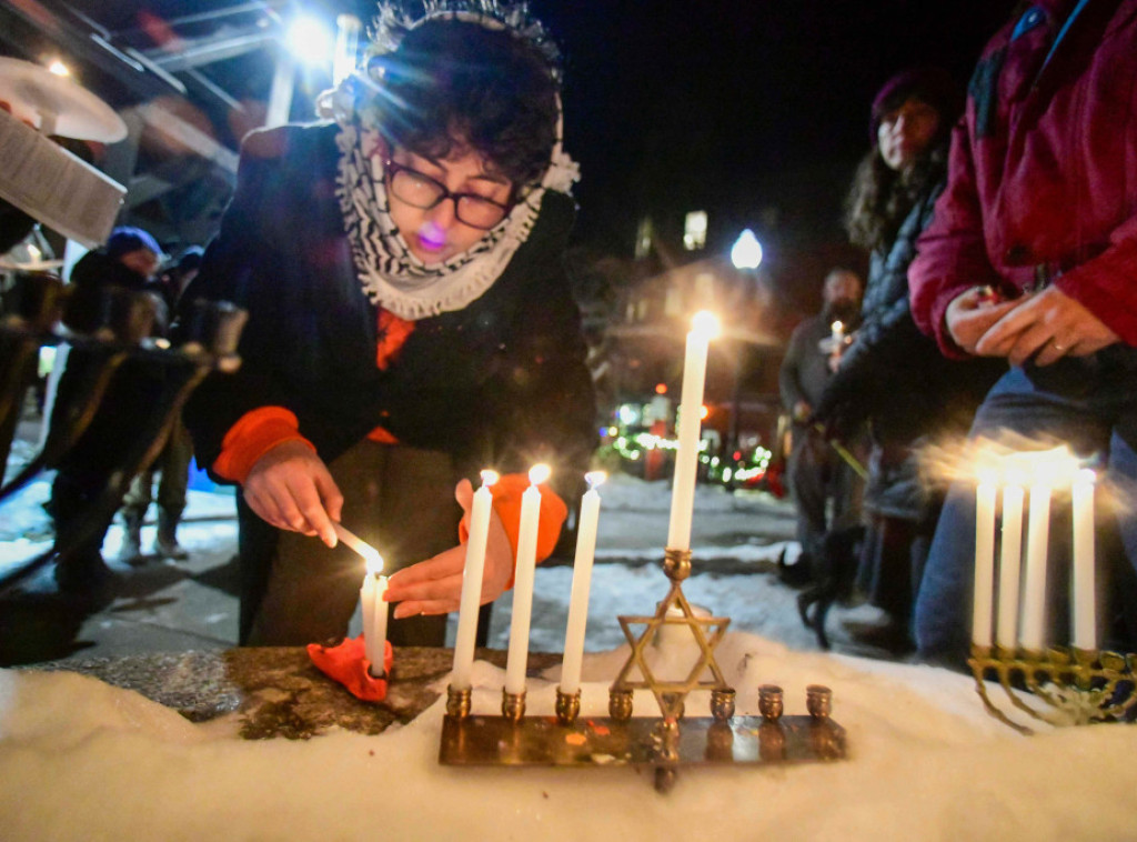 U Sidneju danas Dan žalosti nakon masovnog ubistva na plaži Bondaj, počele sahrane