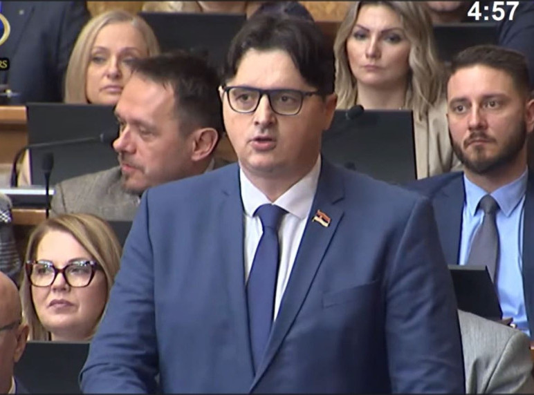 Uglješa Mrdić: SNS se zalaže da se poštuju Ustav i zakoni, kandidati za sudiju Ustavnog suda istaknuti pravnici