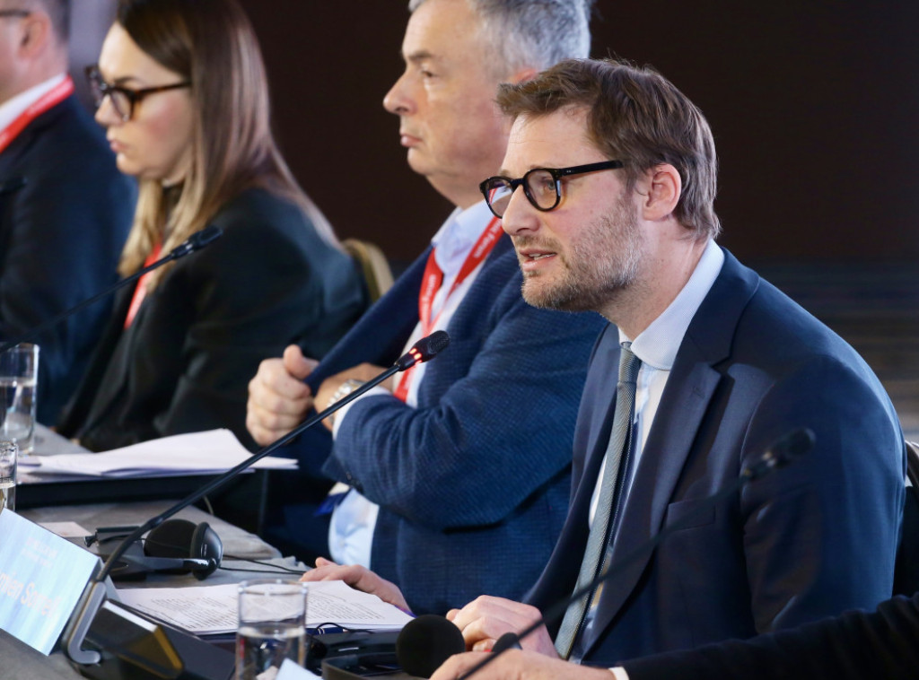 Damien Sorel: Za investiranje ključne jake institucije i vladavina prava