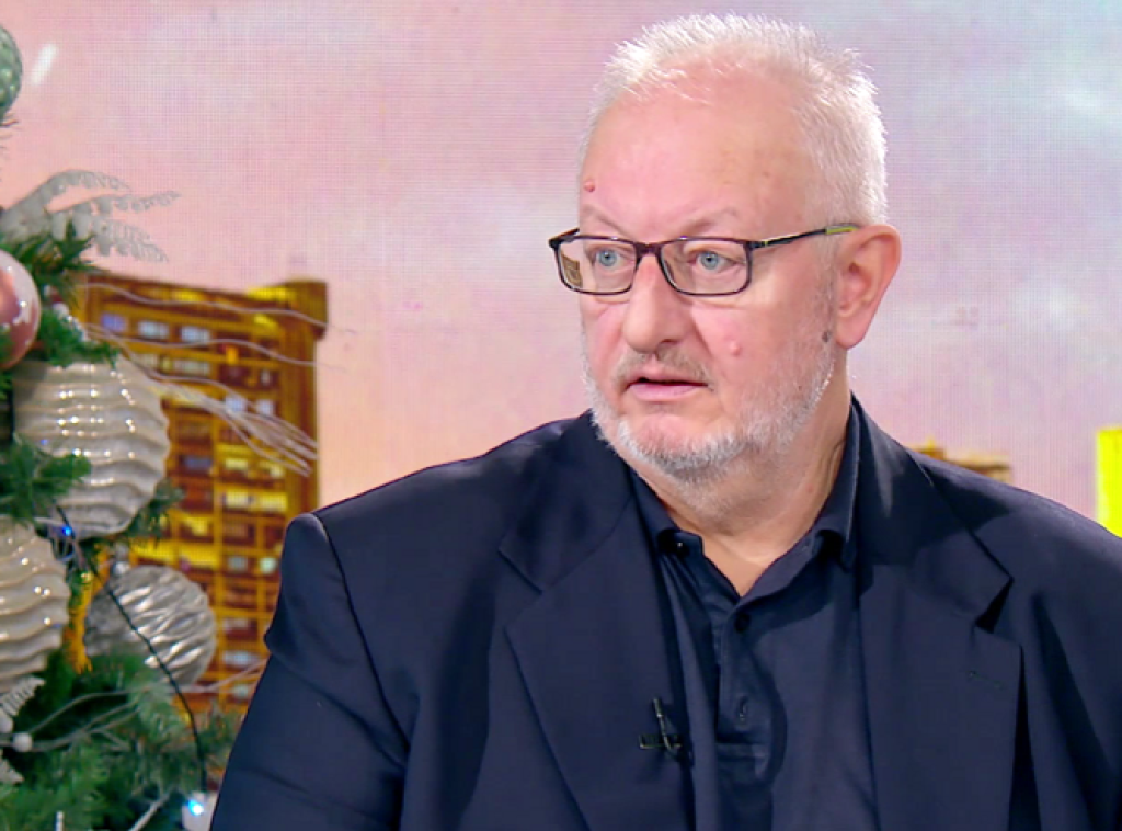 Zoran Živković: Zabrana telefona u školama bi imala efekta u redu, radu, praćenju nastave