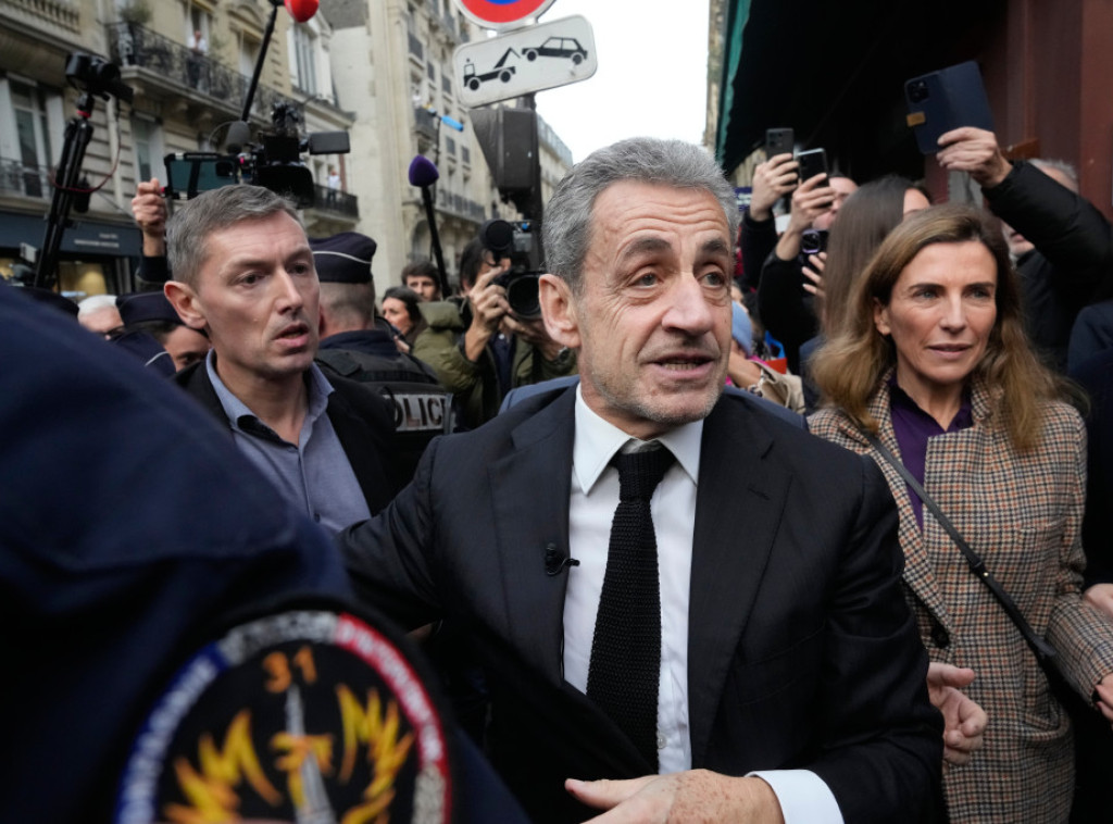 Grupa advokata zatražila da se Nikoli Sarkoziju oduzme advokatska licenca