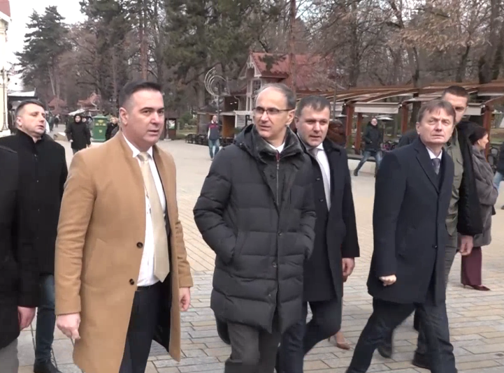 Premijer Macut: Infrastrukturni projekti i normalizacija obrazovanja najveći uspesi moje Vlade