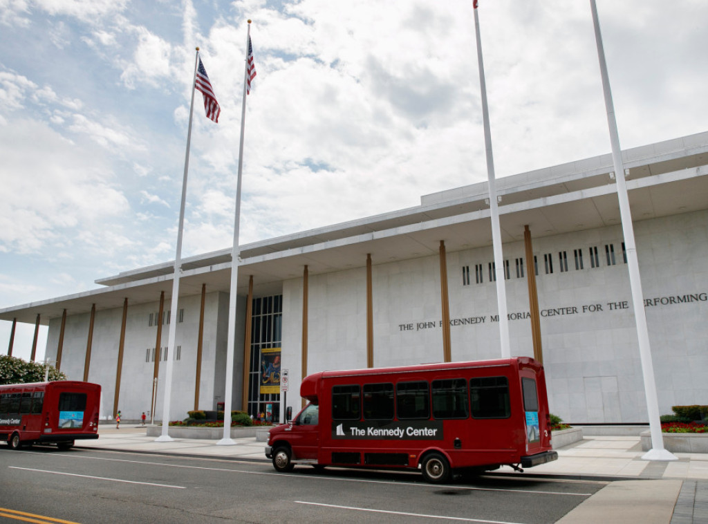 Tramp i Kenedi zajedno u novom nazivu Kenedi centra za scenske umetnosti