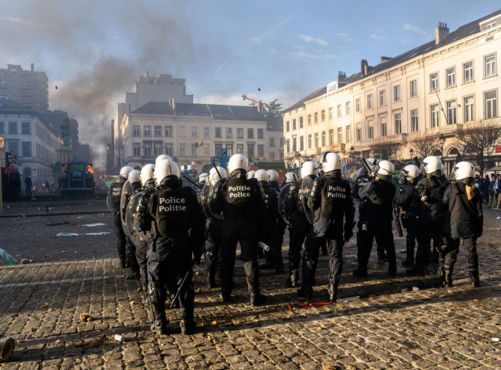 Sedam osoba uhapšeno na protestima u Briselu, uklonjeno 50 t otpada