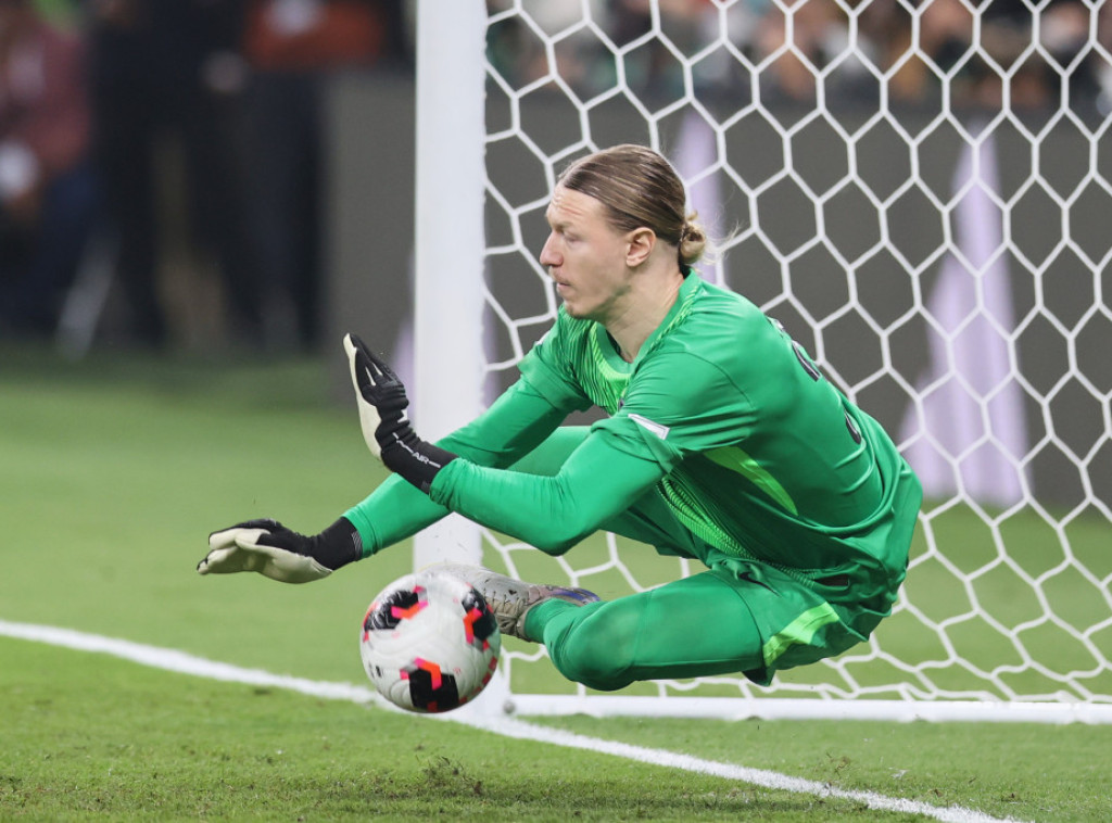 Golman Pari Sen Žermena Matvej Safonov mesec dana u autu zbog preloma šake leve ruke