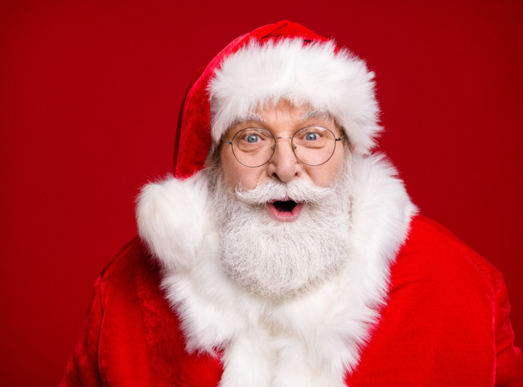 Deda Mrazovi i vilenjaci opljačkali prodavnicu u Montrealu