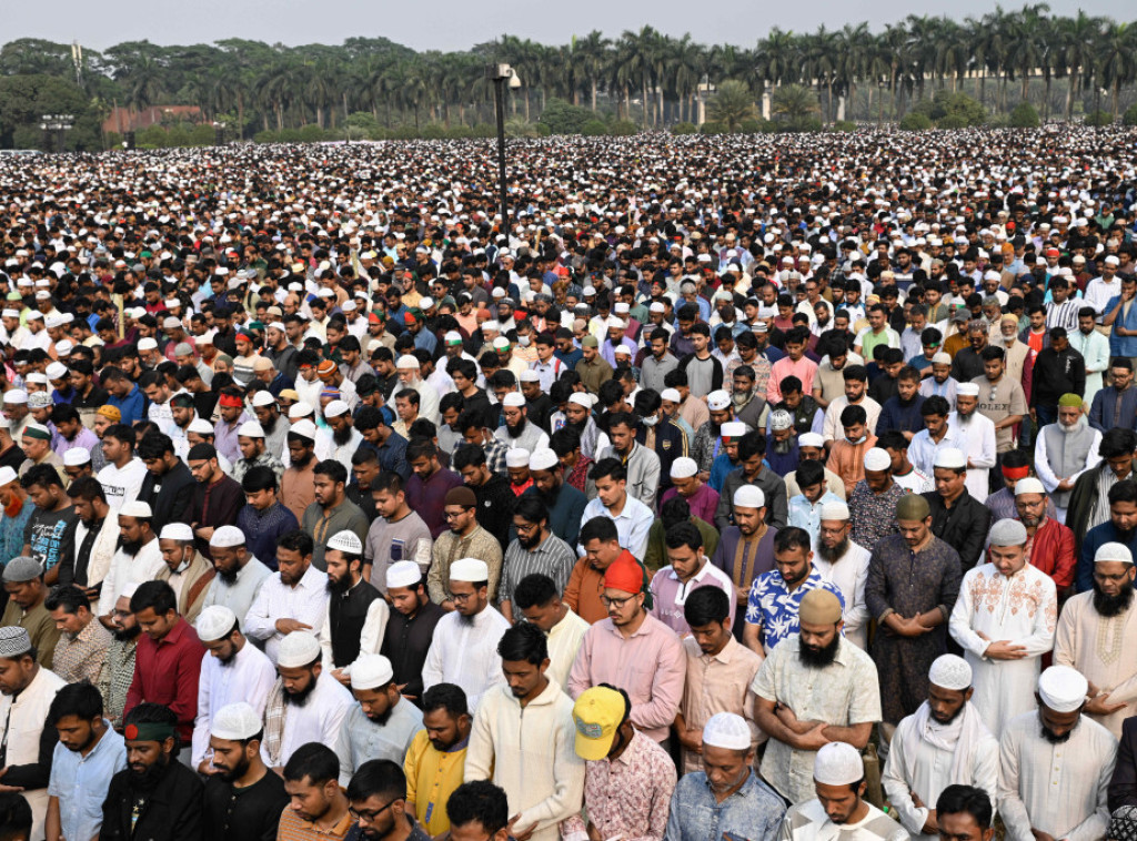 Bangladeš: Desetine hiljada ljudi na sahrani ubijenog lidera mladih