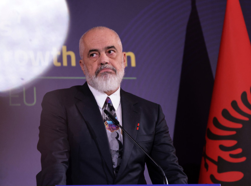 Protest ispred kancelarije premijera Albanije, zatražena ostavka Rame