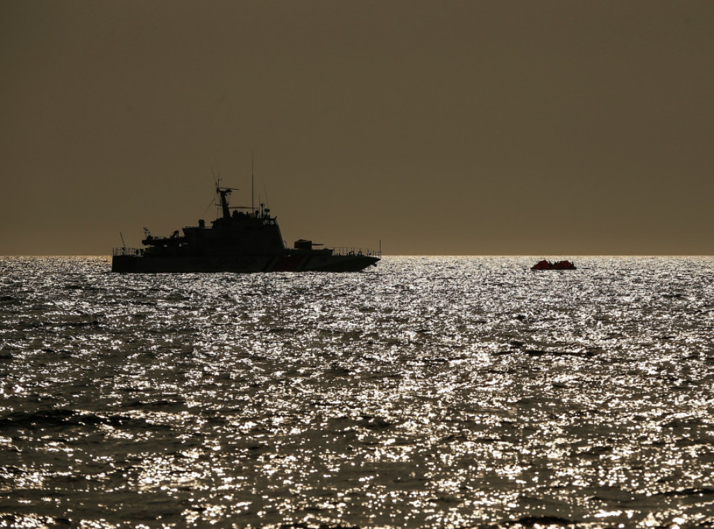 Od jutros do britanskih voda iz Francuske stiglo nekoliko čamaca s migrantima