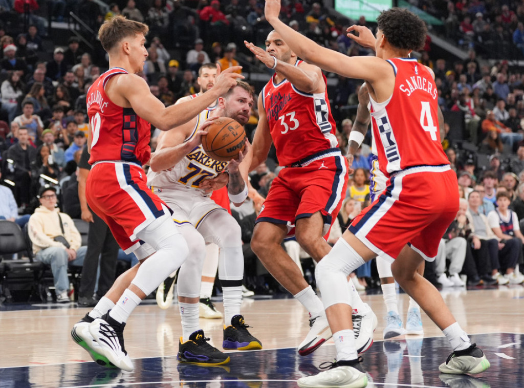 Košarkaši Los Anđeles Klipersa pobedili Los Anđeles Lejkerse, Boston savladao Toronto u NBA ligi