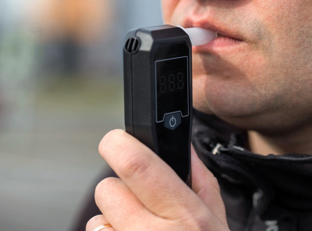 Srbija među prvima u regionu uvodi testiranje letačkih i kabinskih posada na alkohol