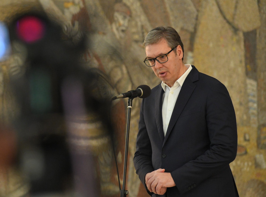 Predsednik Vučić večeras će prisustvovati svečanom otvaranju sportske hale u Putincima