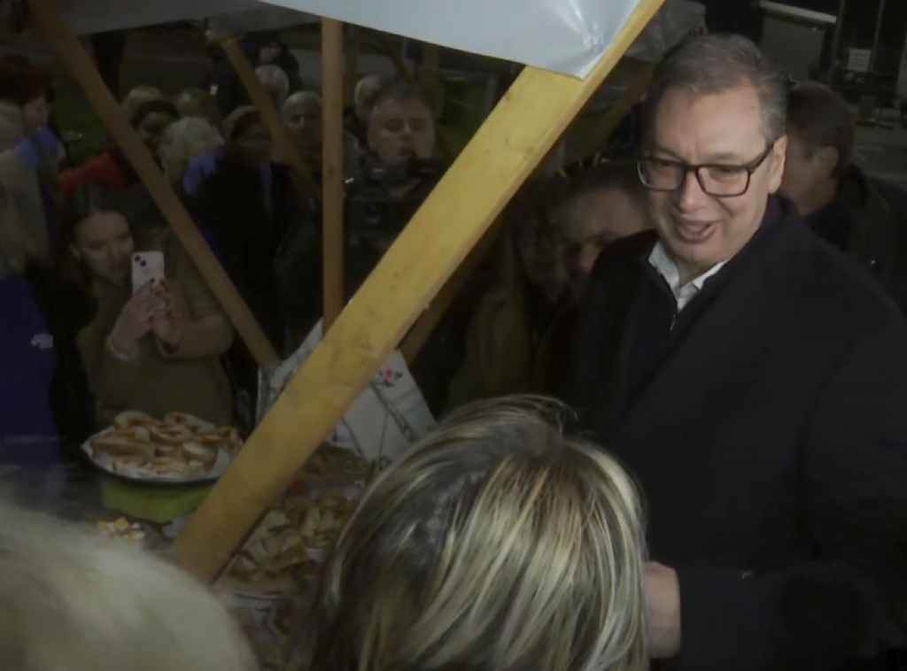 Vučić: Penzioneri dobijaju prve uvećane penzije 4. i 5. januara, nastaviće rast i u 2026.