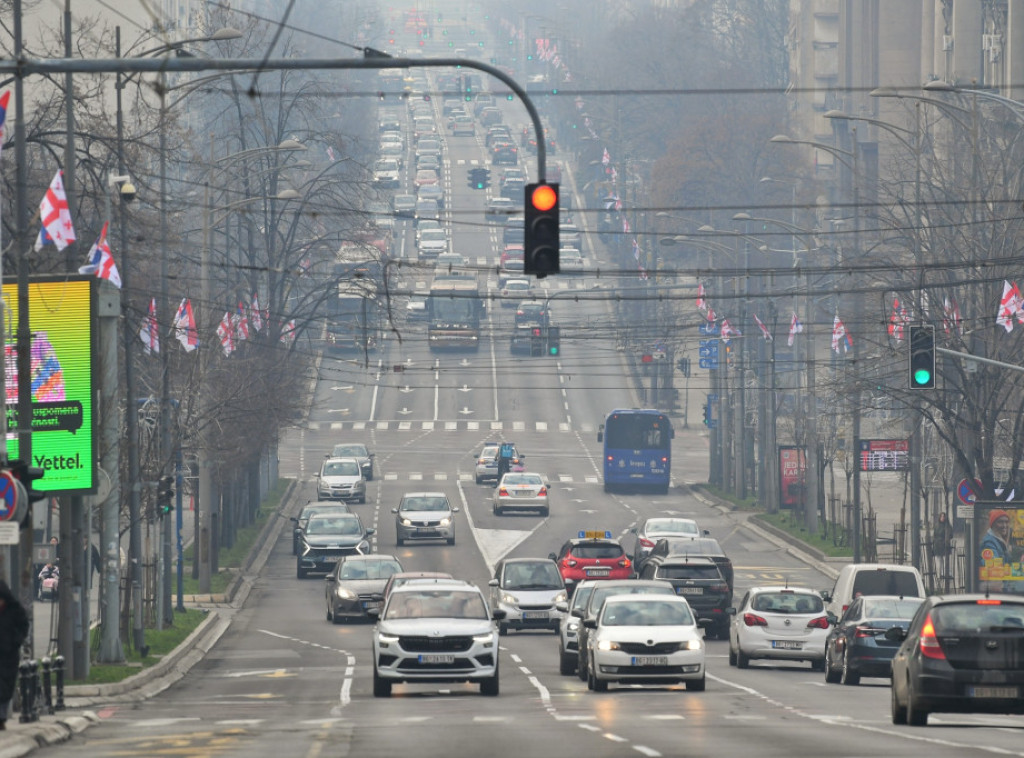 Putevi u Srbiji prohodni i bez snega, magla na više putnih pravaca, moguća poledica