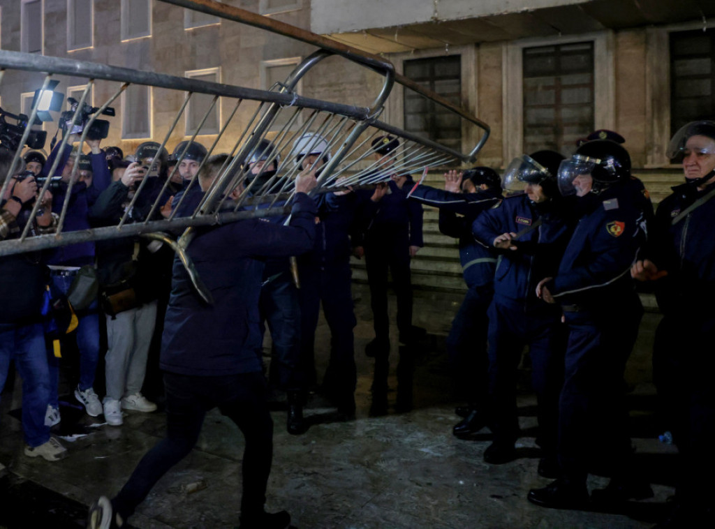 U Tirani održani protesti protiv albanske vlade zbog korupcije