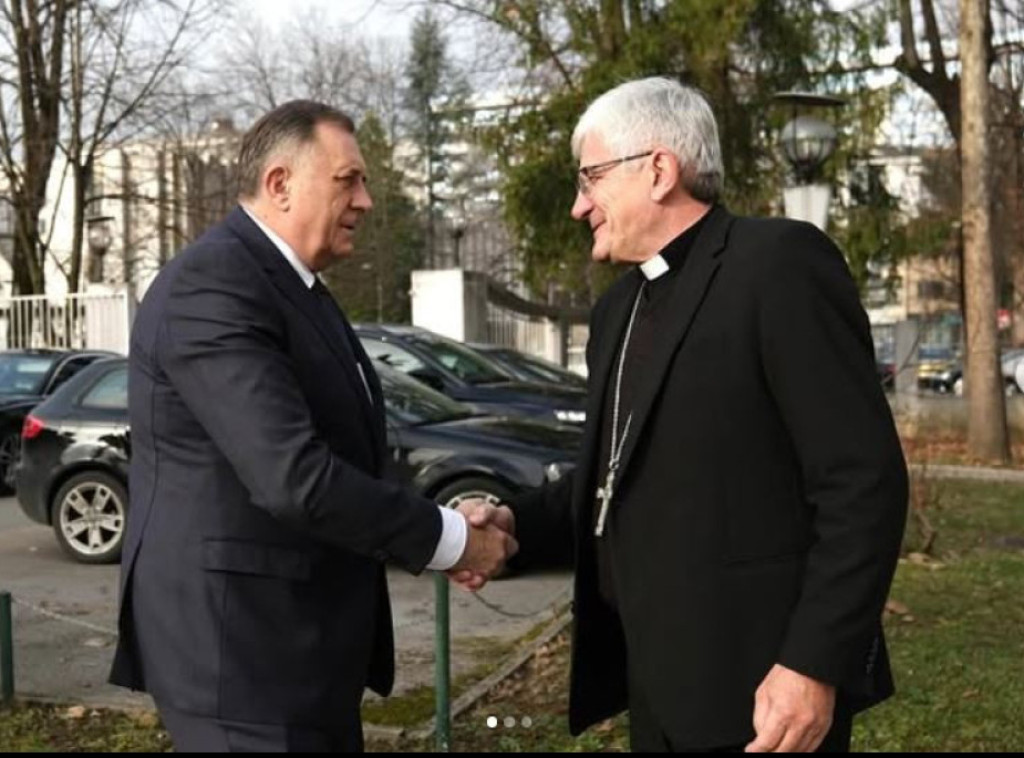 Dodik sa biskupom Majićem: Dobra saradnja institucija Srpske i Katoličke crkve