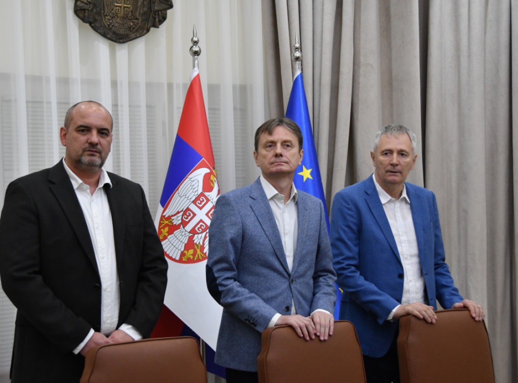 Ministar Glišić potpisao ugovor od 562 milona dinara za rekonstrukciju Doma zdravlja u Negotinu