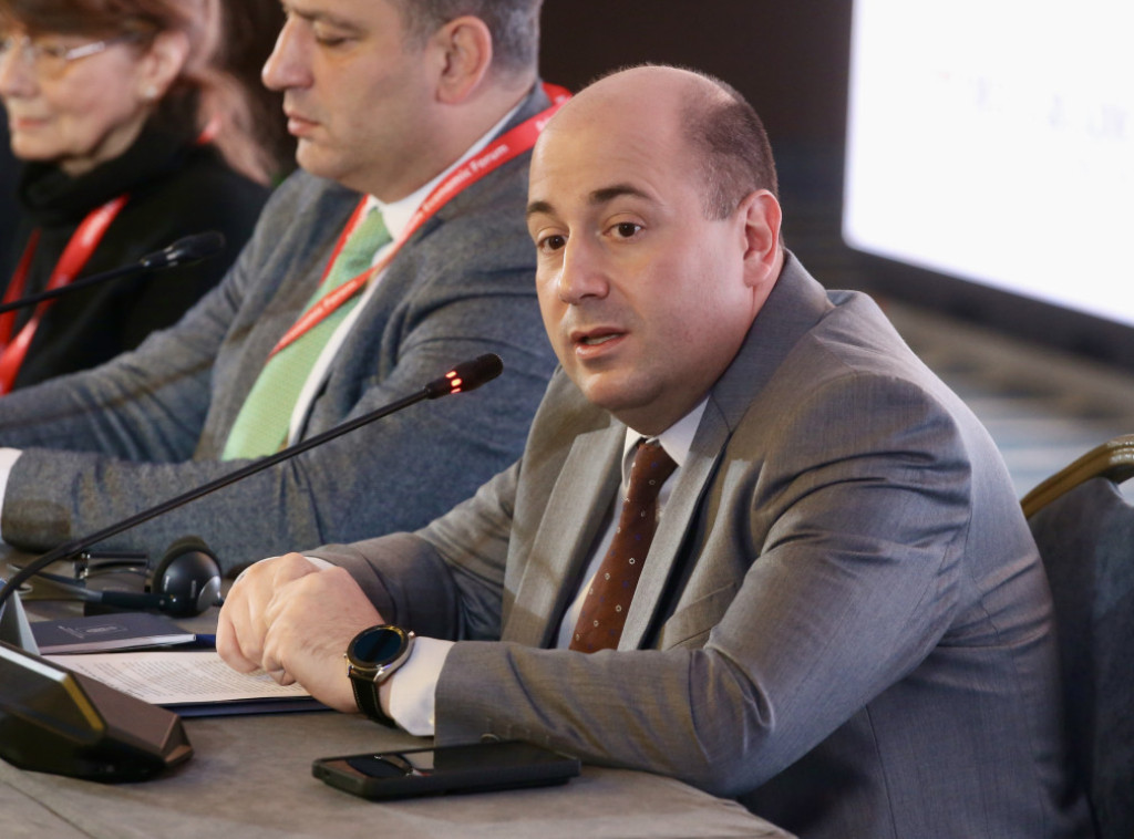 Dušan Kozarev:Tvrdnje o izolaciji Vučića i Srbije neosnovane, primer širenja dezinformacija