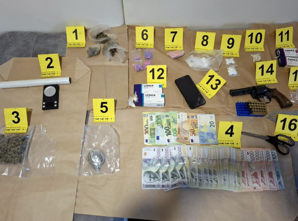 Uhapšen osumnjičeni zbog proizvodnje i prodaje narkotika i prodaje oružja