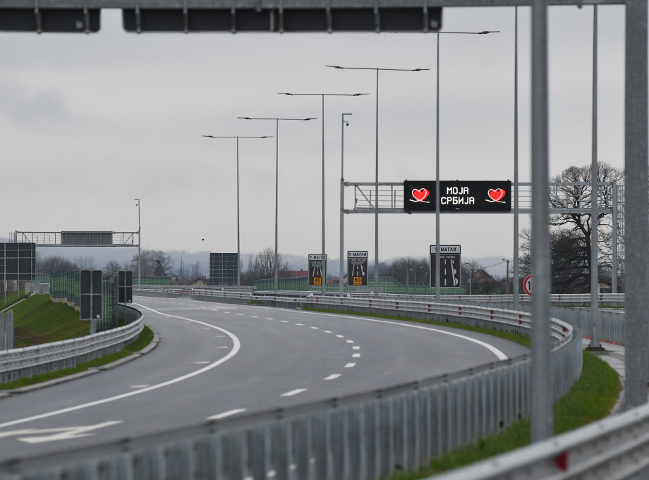 Putevi prvog prioriteta prohodni i bez snega, na ostalim putevima mestimično sneg do pet centimetara