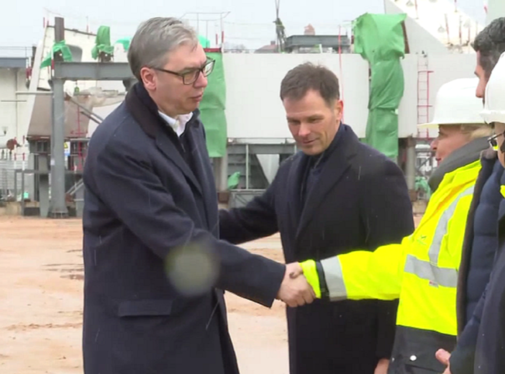 Vučić obilazi radove na Novom savskom mostu