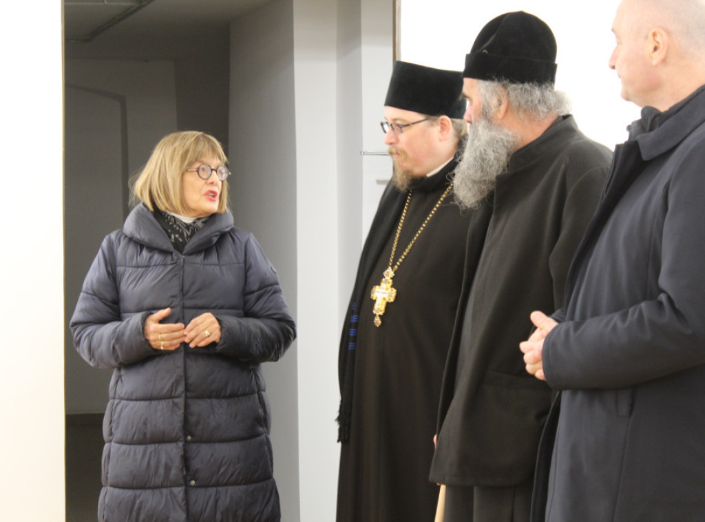 Maja Gojković: Pokrajinska vlada daje 5 miliona dinara za radove na riznici u Krušedolu