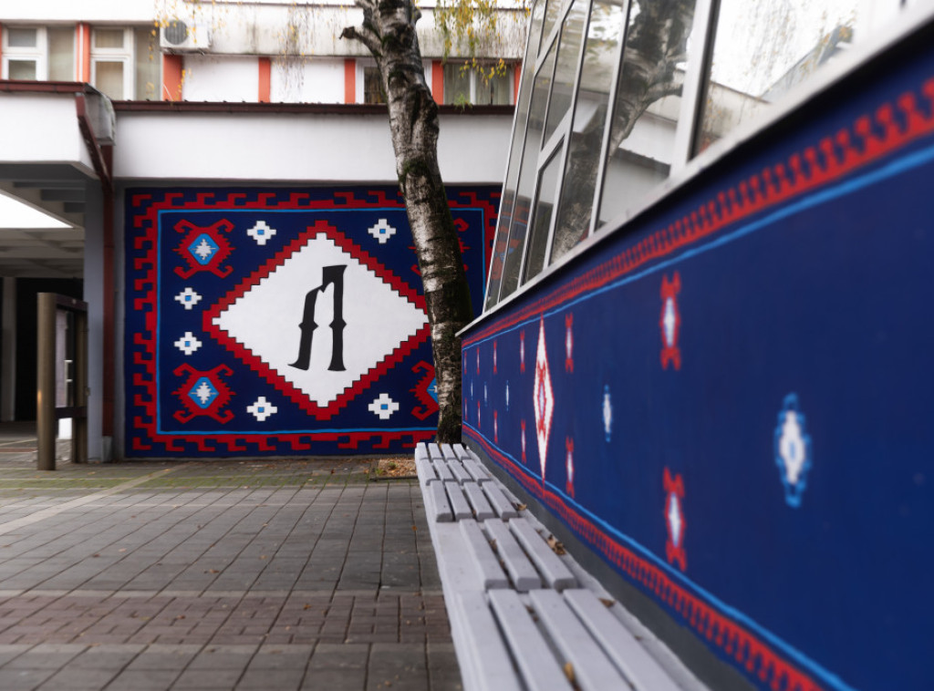 U okviru projekta "Ćirilicom kroz Srbiju" muralima ukrašeno 12 naseljenih mesta