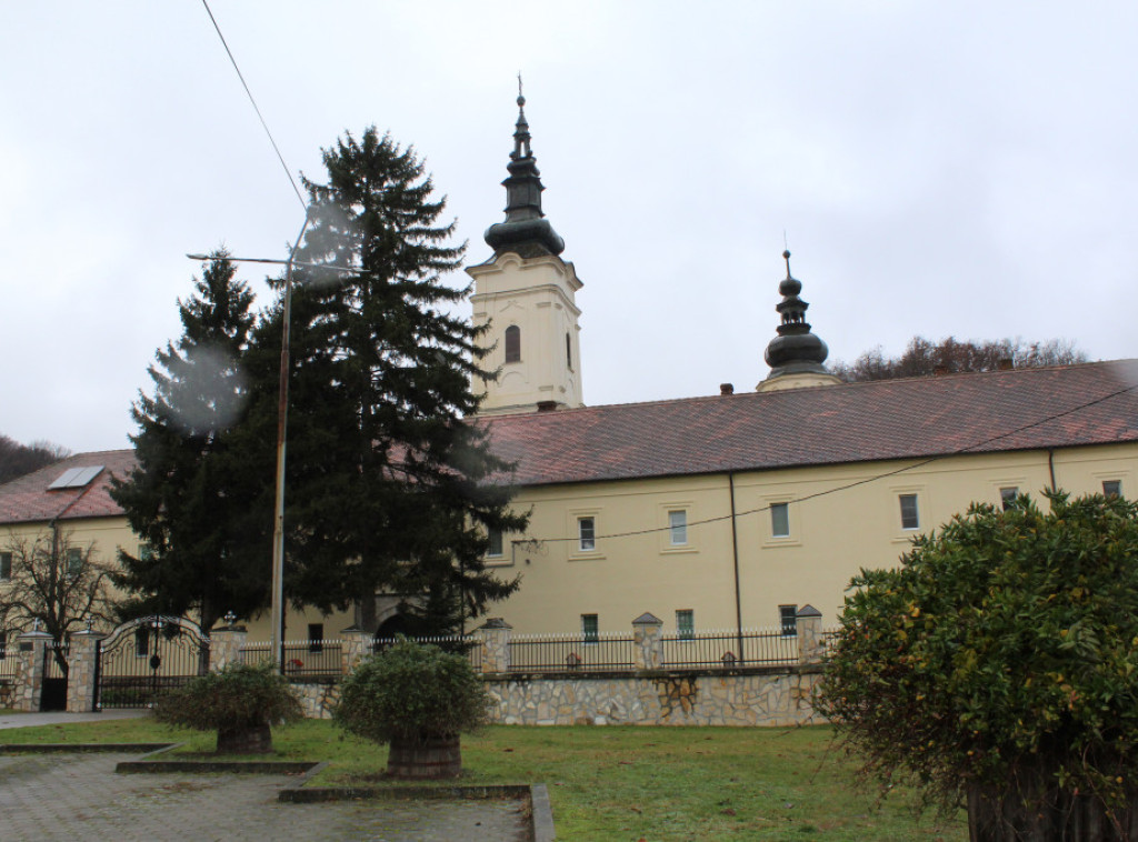 Predsednica Pokrajinske vlade Gojković obišla manastir Jazak