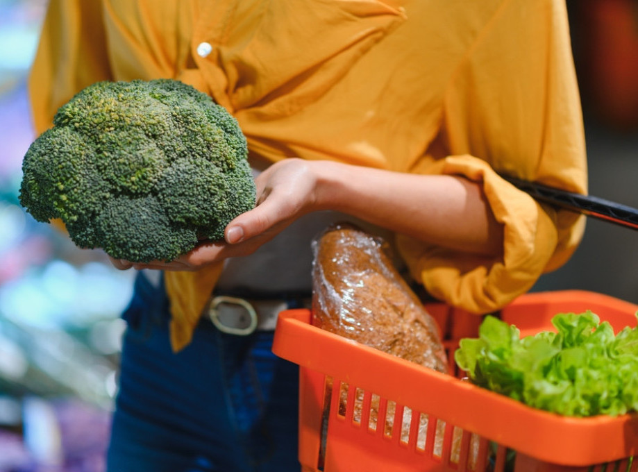 Sindikalna potrošačka korpa za novembar u Republici Srpskoj vredela je 1.434 evra