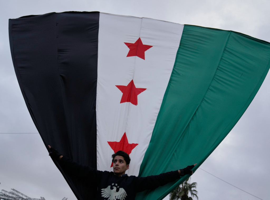 Njujork tajms: Bivši generali Asadovog režima tajno planiraju oružanu pobunu u Sirji