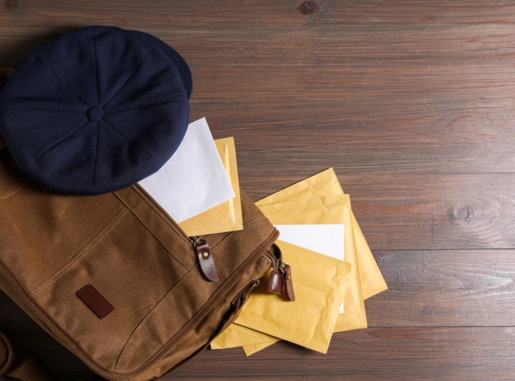 Rusija obustavila kopnenu poštu za pet zemalja, avio-dostava radi