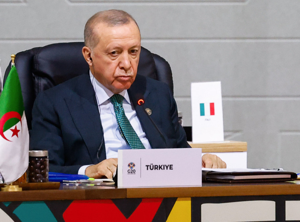 Erdogan i predsednik Sudana razgovarali o okončanju sukoba i humanitarnoj krizi