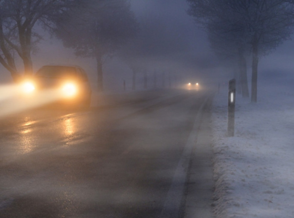 Javno preduzeće "Putevi Srbije": Svi putni pravci prohodni, na putevima prisutan sneg, poledica i magla
