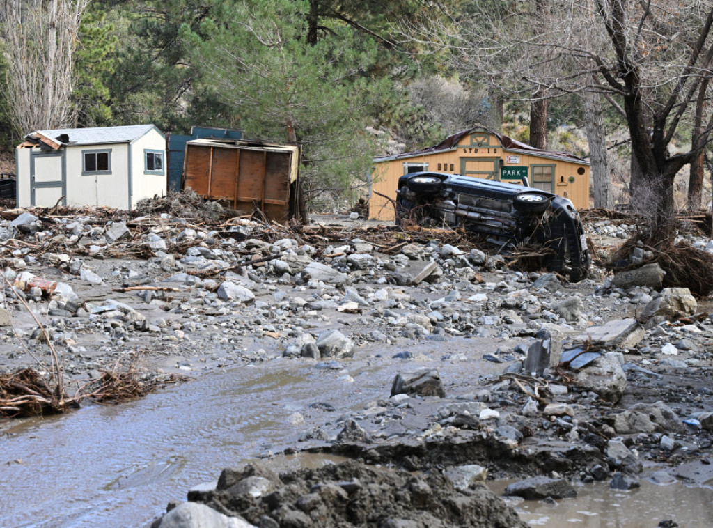 U Kaliforniji na snazi upozorenja zbog visokih talasa, poplava i lavina, troje mrtvih