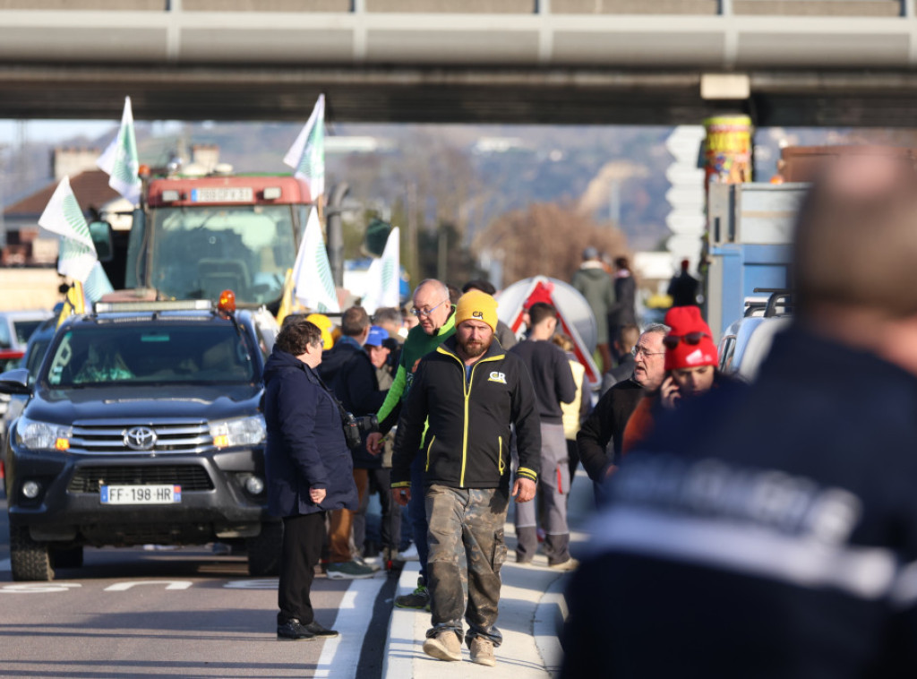 Francuski poljoprivrednici danas uklanjanju blokade na putevima u regionu Pirineja