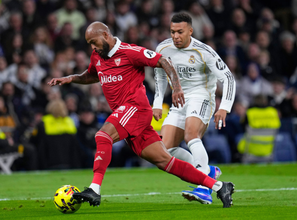 Fudbaler Sevilje Markao suspendovan sa šest mečeva zbog vređanja sudije