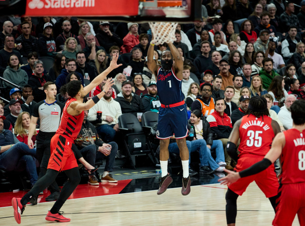 Srpski košarkaš Bogdan Bogdanović obnovio povredu kuka u pobedi Klipersa u Portlandu