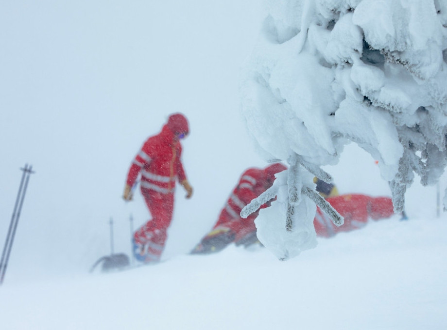 GSSS i Vatrogasno-spasilački bataljon Novi Sad spasili ženu i dete na Fruškoj Gori