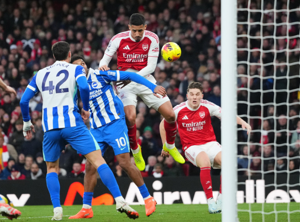 Fudbaleri Arsenala pobedili Brajton za povratak na prvo mesto na tabeli Premijer lige