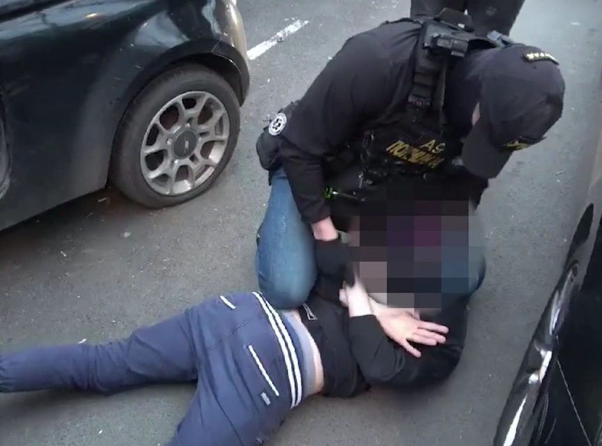 MUP: Tri mladića uhapšena zbog paljevine i trgovine drogom