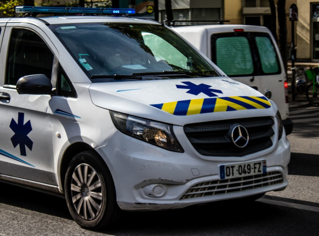 Muškarac u Francuskoj držao sedmogodišnjeg sina godinu i po dana zaključanog u kombiju