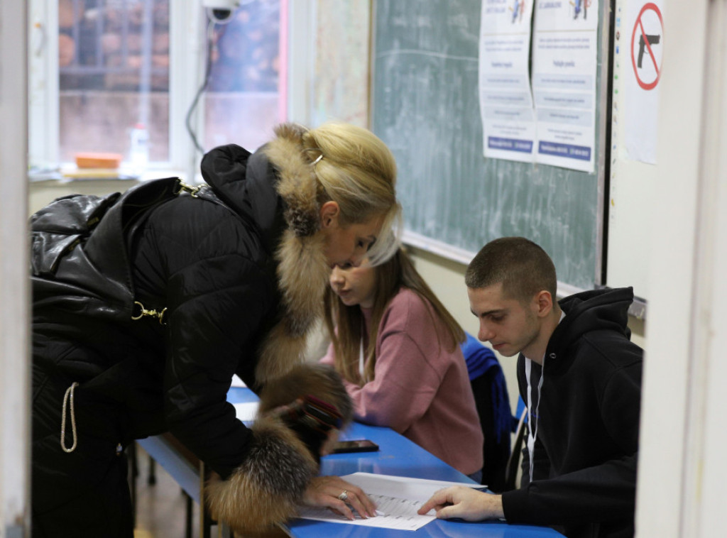 Otvorena biračka mesta u AP Kosovo i Metohija; Zlatan Elek: Izaberite svoje prave predstavnike