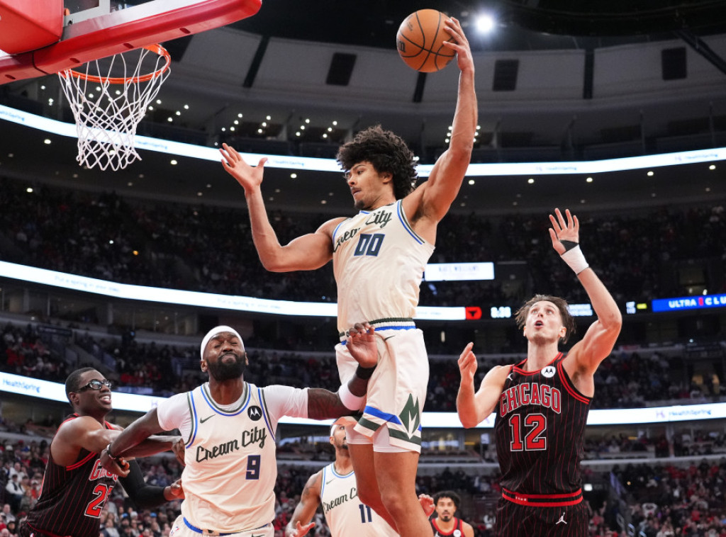 Košarkaši Milvokija pobedili Čikago, Juta savladala San Antonio u NBA ligi